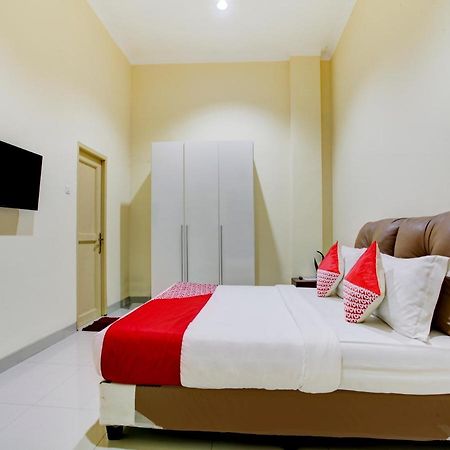 OYO 90141 3a Syariah Hotel Jakarta Bagian luar foto