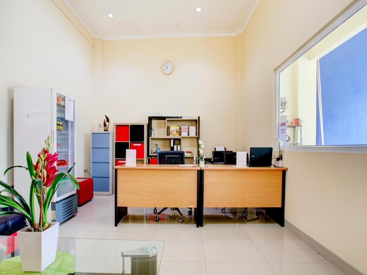 OYO 90141 3a Syariah Hotel Jakarta Bagian luar foto