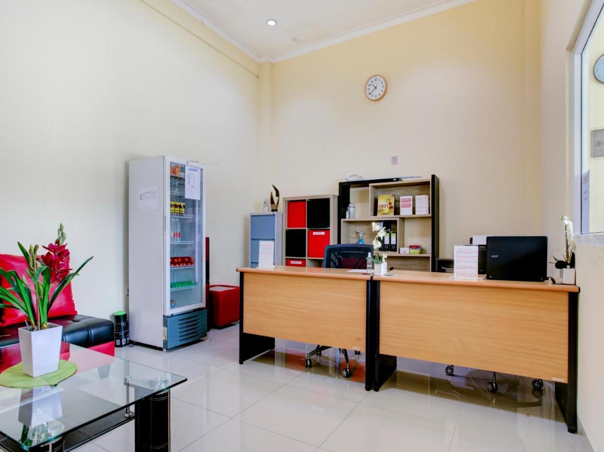 OYO 90141 3a Syariah Hotel Jakarta Bagian luar foto