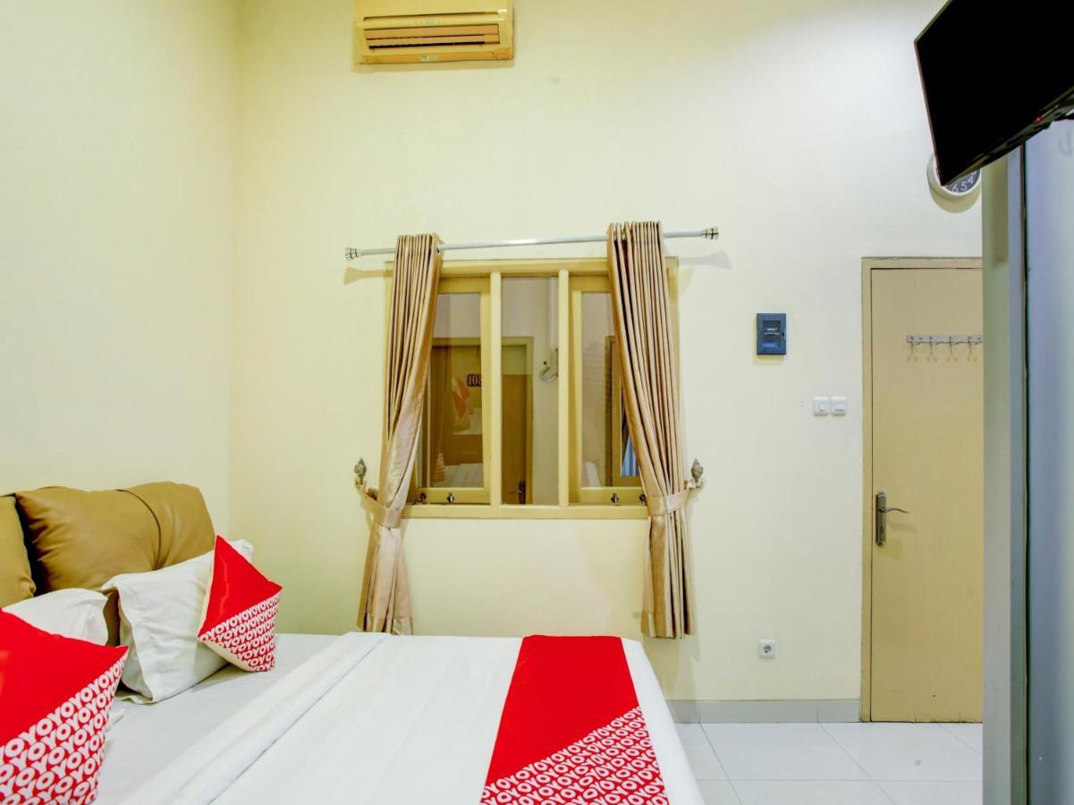 OYO 90141 3a Syariah Hotel Jakarta Bagian luar foto