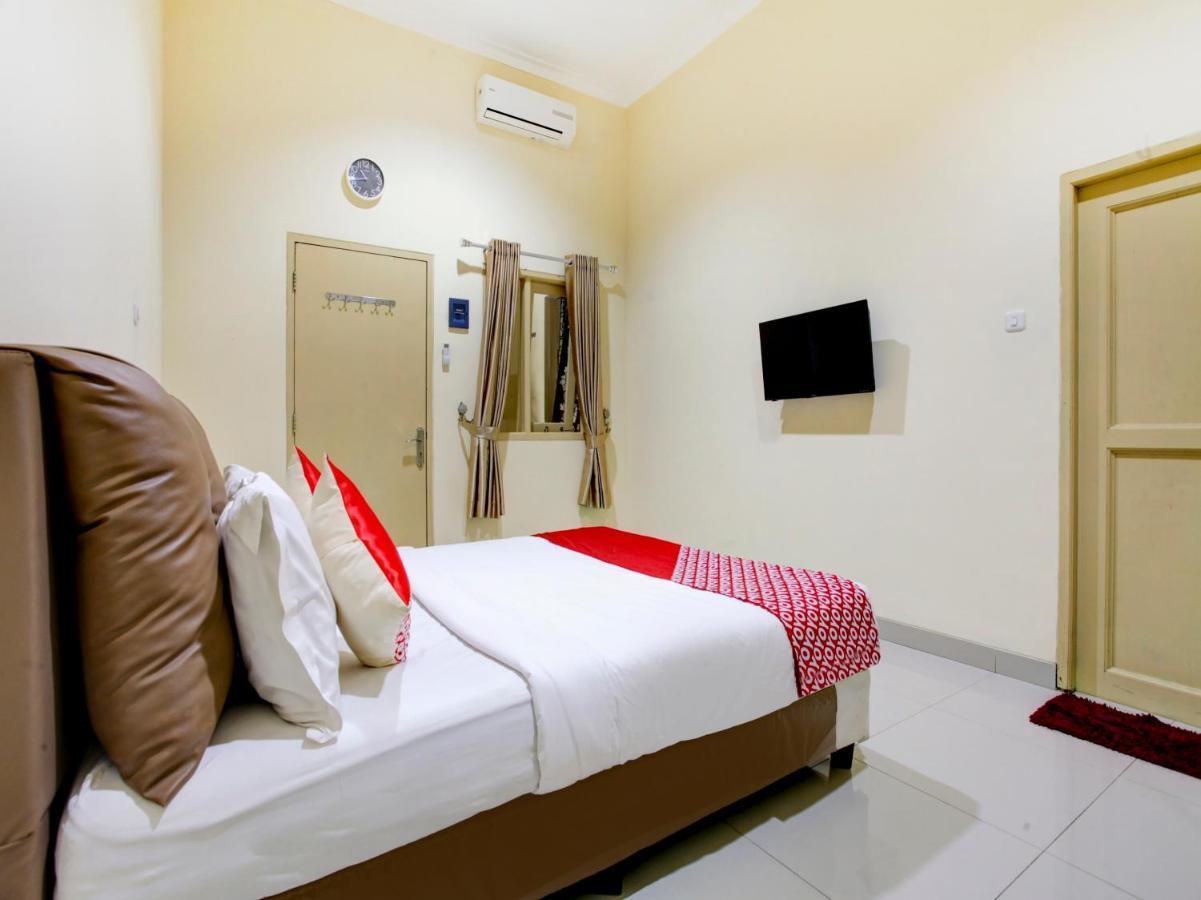 OYO 90141 3a Syariah Hotel Jakarta Bagian luar foto