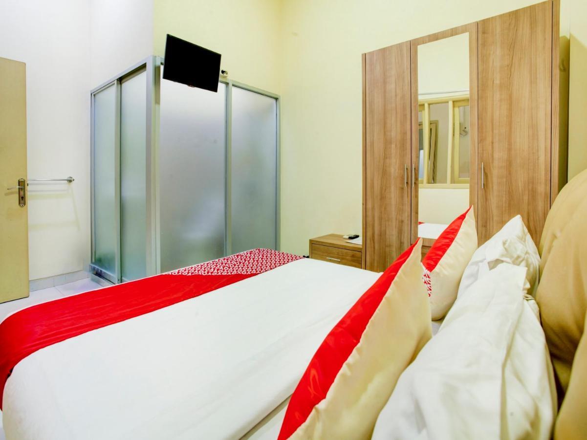 OYO 90141 3a Syariah Hotel Jakarta Bagian luar foto